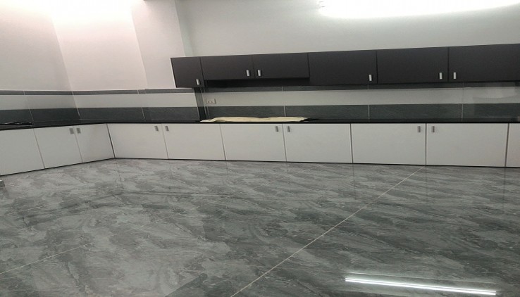 Gấp Bán Nhà hẻm Đồng Đen -Phường 12 Tân Bình – Khu Vip – 4 Tầng Ở Ngay – 72 M2 – Nhỉnh 8 Tỷ